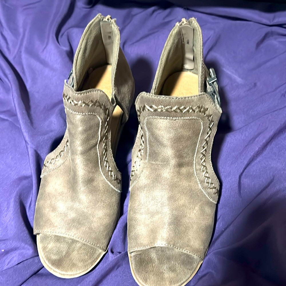 OS Zip Heel Taupe Shoes